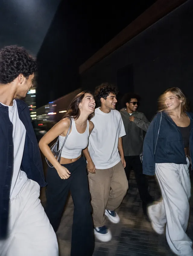 Design district night flash, Dubai